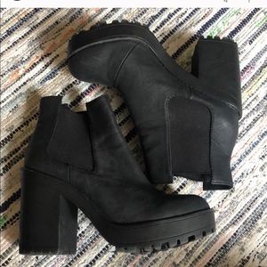H&M DIVIDED 🖤  black chunky heeled boot size 9